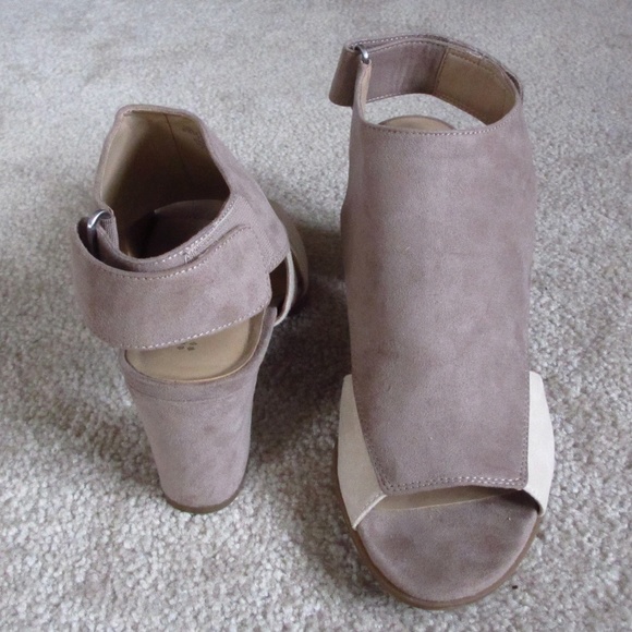 Naturalizer two toned open toed pumps - Picture 2 of 6